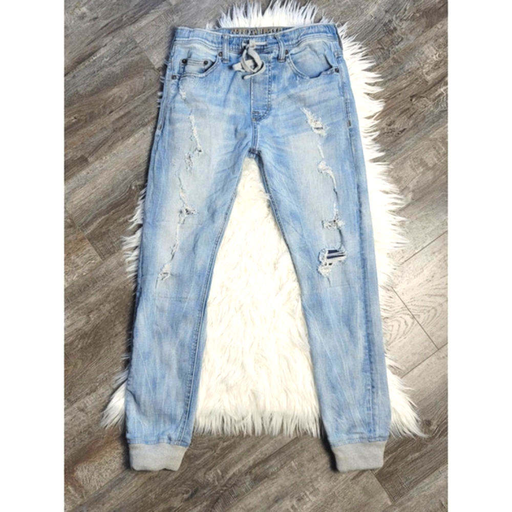 American Eagle Outfitters Light Blue Distressed Jeans